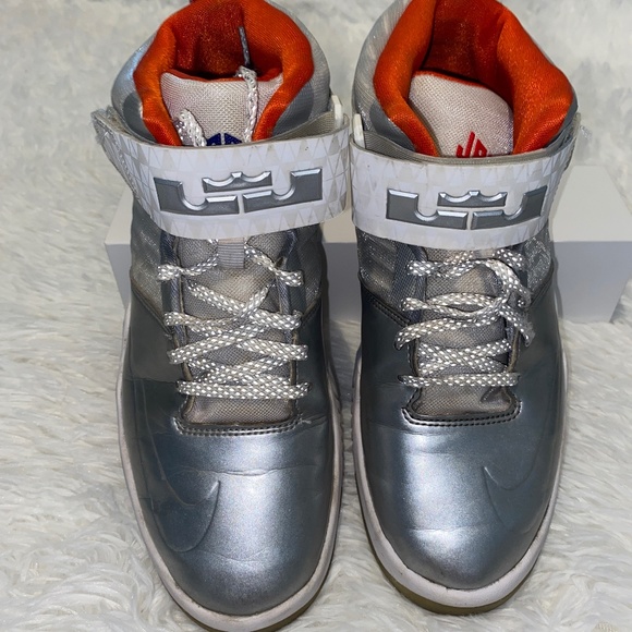 Nike Youth Air Akronite Lebron hightop - Picture 4 of 9